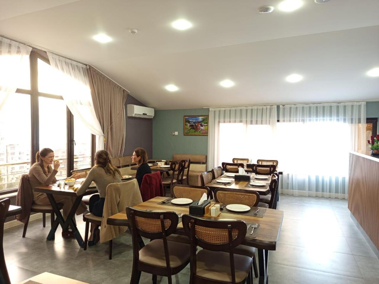 Royal Meridien Hotel Баку Екстериор снимка