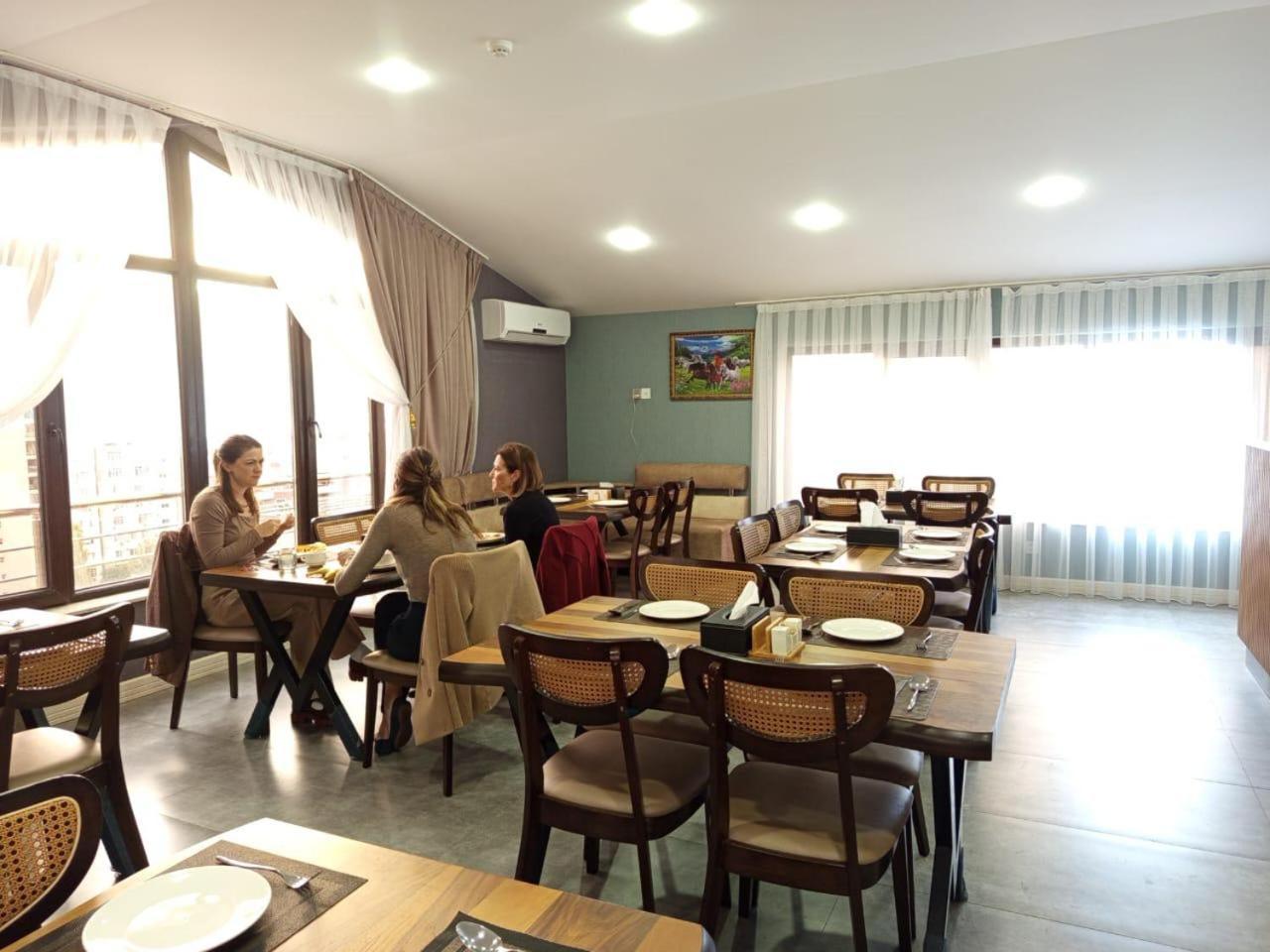 Royal Meridien Hotel Баку Екстериор снимка