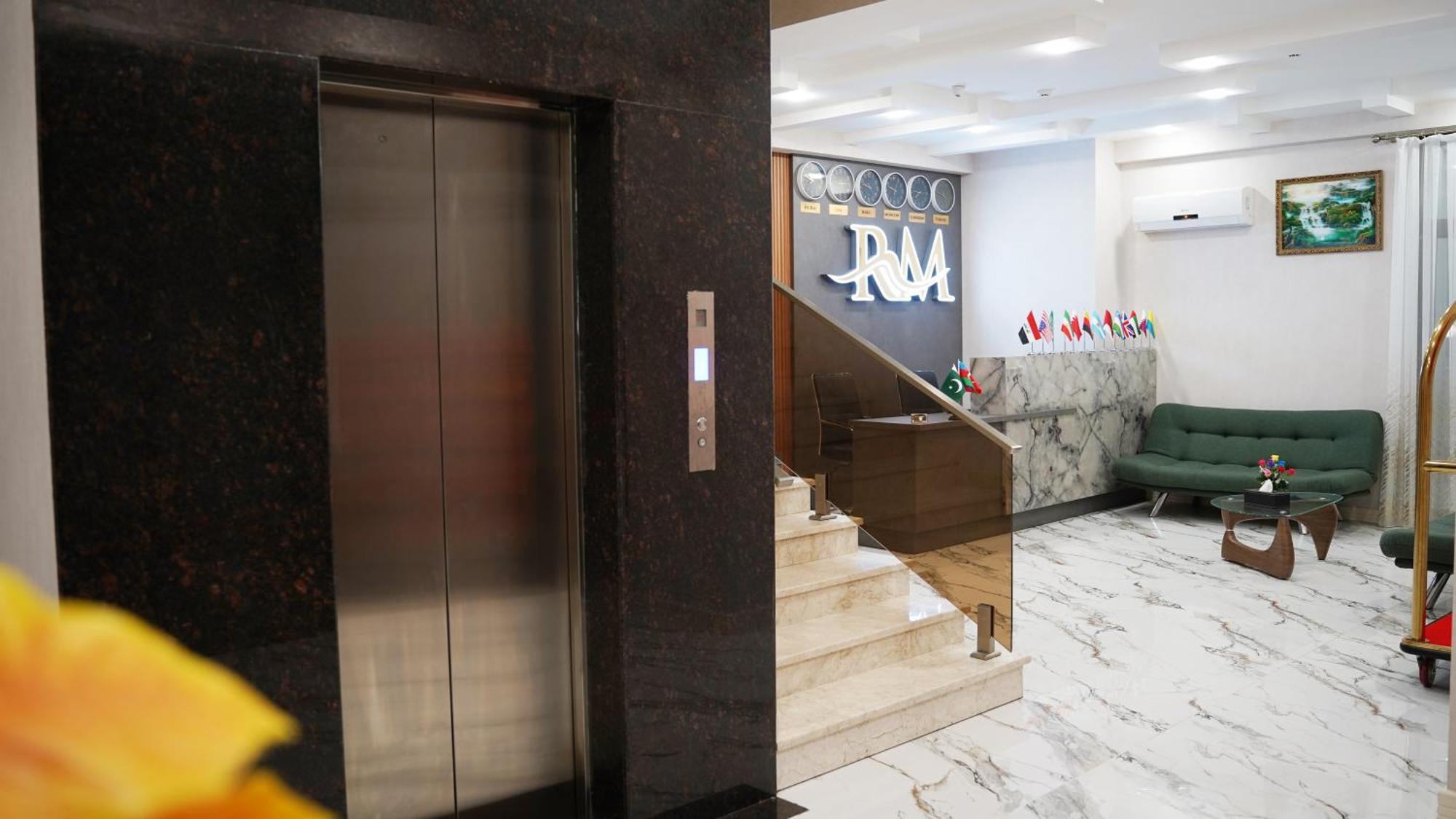 Royal Meridien Hotel Баку Екстериор снимка